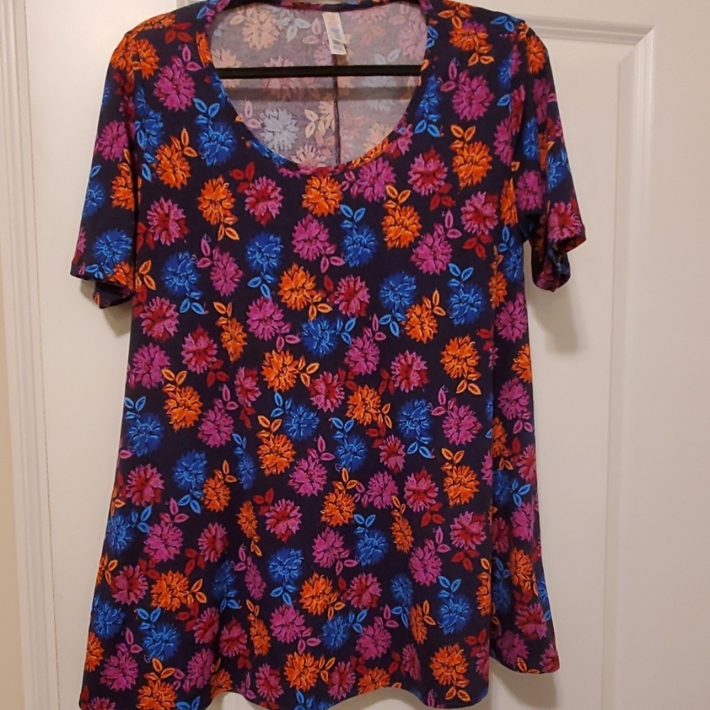 Small Floral Lularoe Perfect Tee